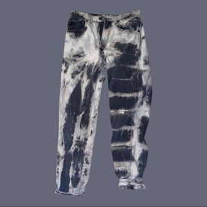 Acid washed Levi’s 550